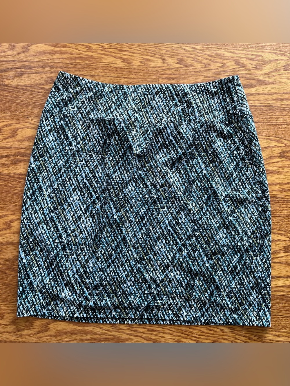 J. Jill Black and Blue Tweed Pattern stretchy pencil skirt